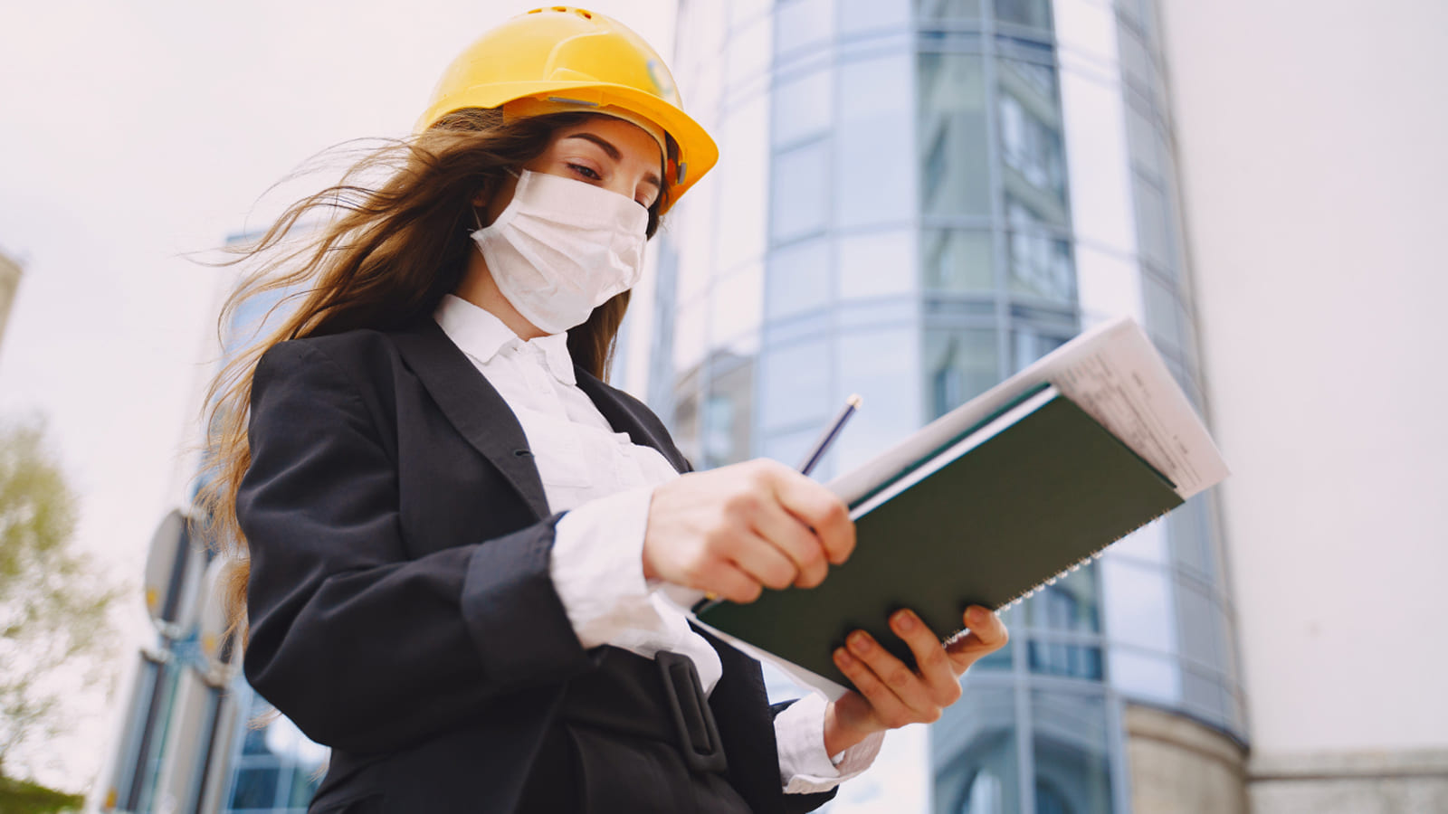 how to get jobs in building industry with no experience uk